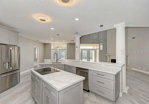Building Photo - 1648 Bayshore Dr
