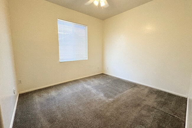 Building Photo - 3Bed/2Bath House at 63rd/Northern Ave! $19...