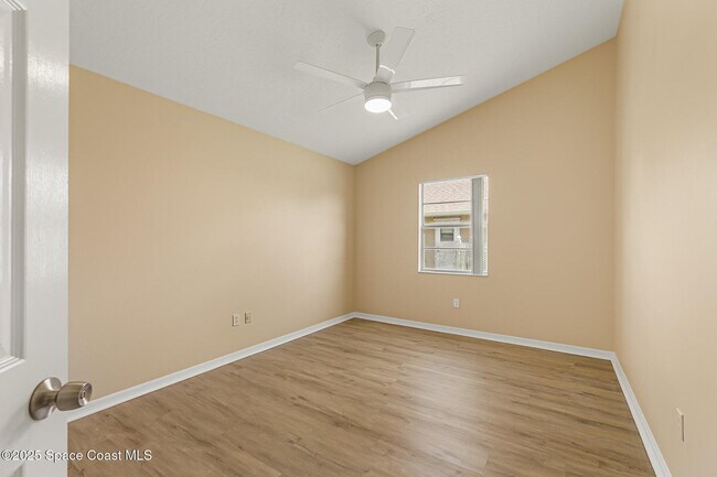 Building Photo - 1050 Fieldstone Dr