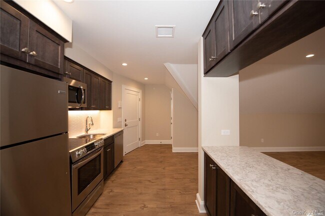 Building Photo - 444 New York Ave