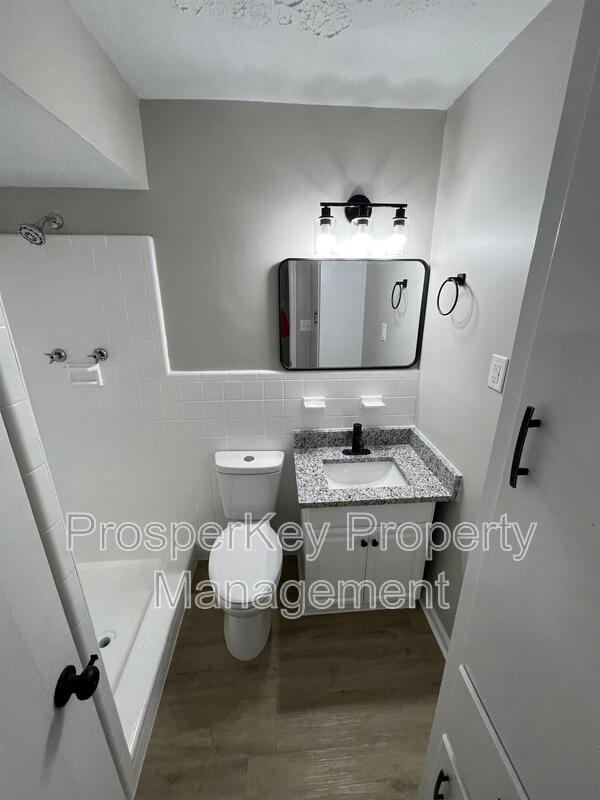 Building Photo - 4454 Lapaloma Dr