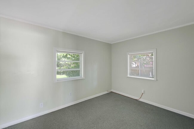 Building Photo - 246 Merrain Rd