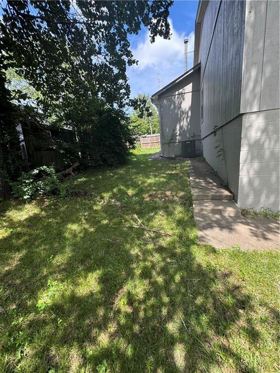 Building Photo - 1109 E Township St