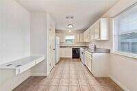 Building Photo - 12133 Stone E Dr