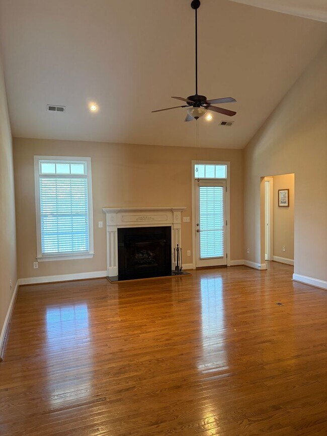 Building Photo - TRAVLERS REST HOME LOCATED IN HUNTERS RIDGE GATED COMMUNITY!