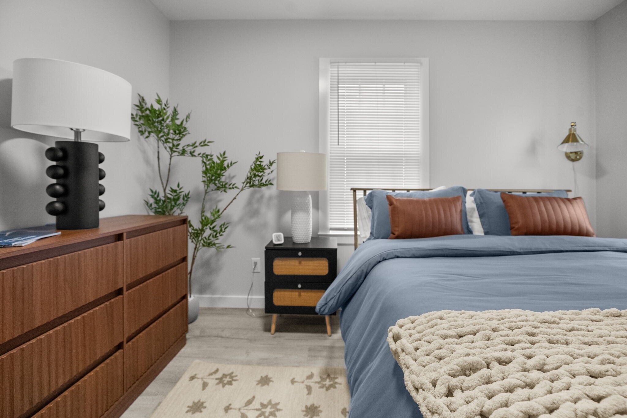 Building Photo - 149 E Main St