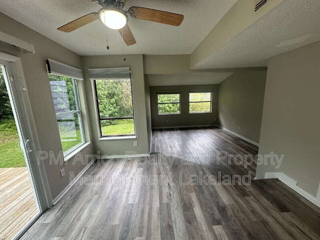 Building Photo - 1106 Country Club Ln