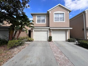 Building Photo - Great townhouse -  available now!