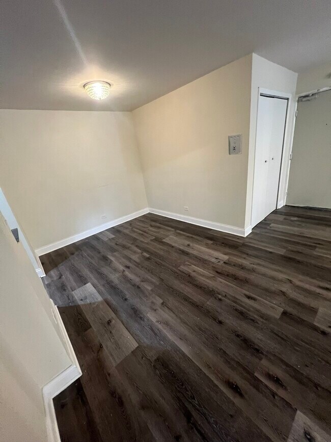 Building Photo - 1471 N Winslowe Dr