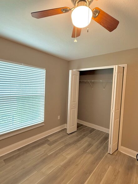 Building Photo - 2139 Sutton Ridge Ave