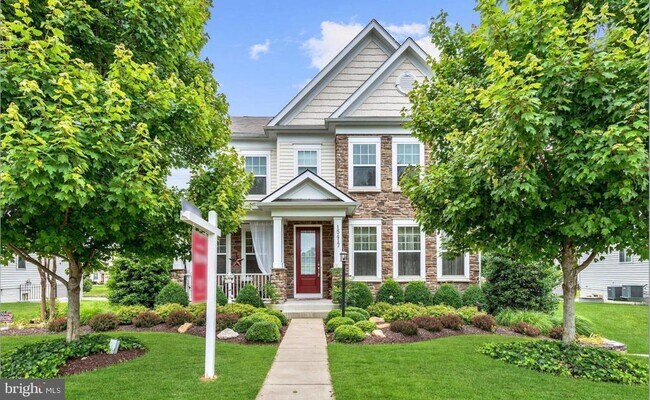 Building Photo - 15417 Papillon Pl