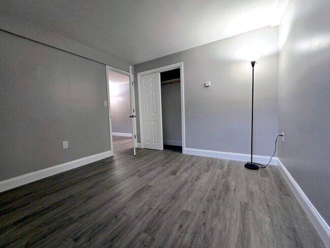 Building Photo - 18 68th St