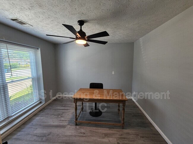 Building Photo - 5126 Stonegate Dr