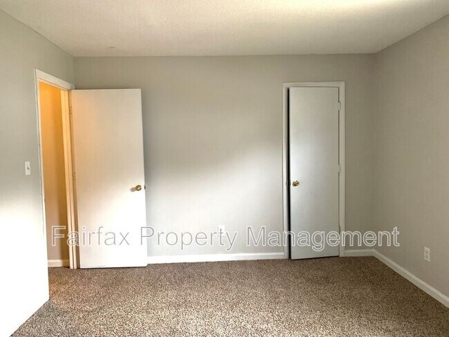 Building Photo - 1419 Cherrycrest Drive