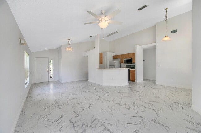 Building Photo - 236 Langham Dr