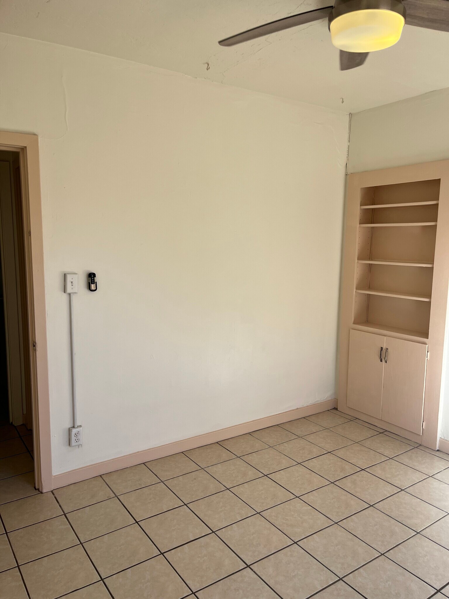 Bedroom #1 - 902 E Amelia Ave