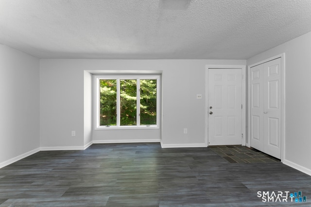 Building Photo - 12 Kingswood Manor