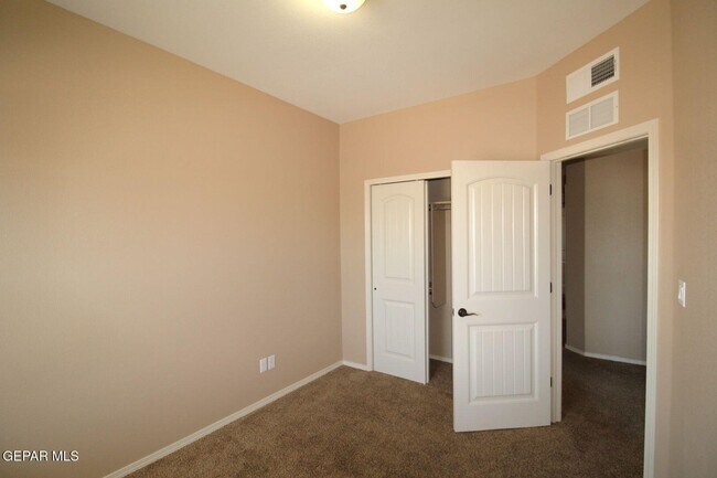 Building Photo - 3900 Loma Cortez Dr