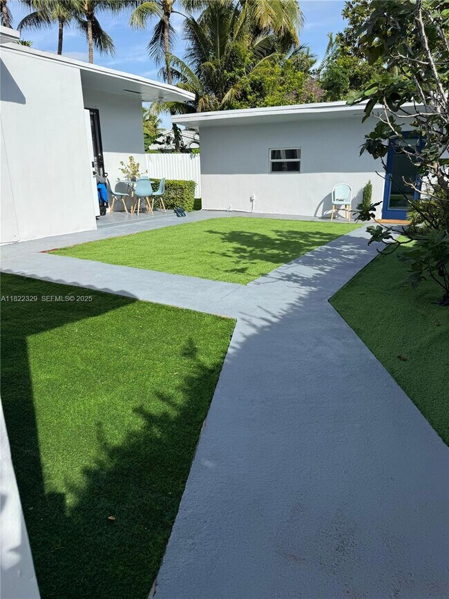 Building Photo - 2941 SW 36th Ave