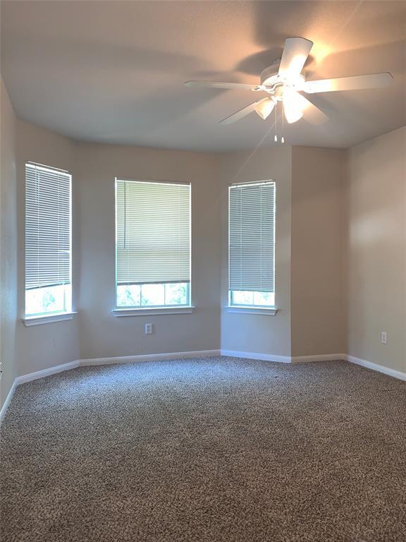 Building Photo - 18525 Blue Pond Dr