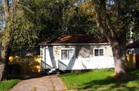 Building Photo - 3424 Iowa St