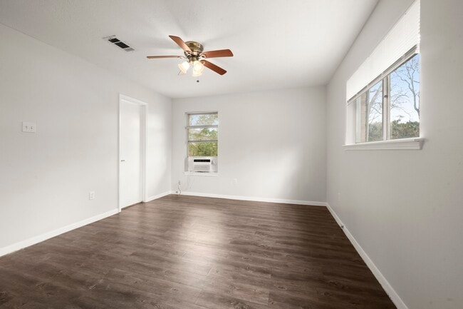 Building Photo - 3699 Piney Point Rd