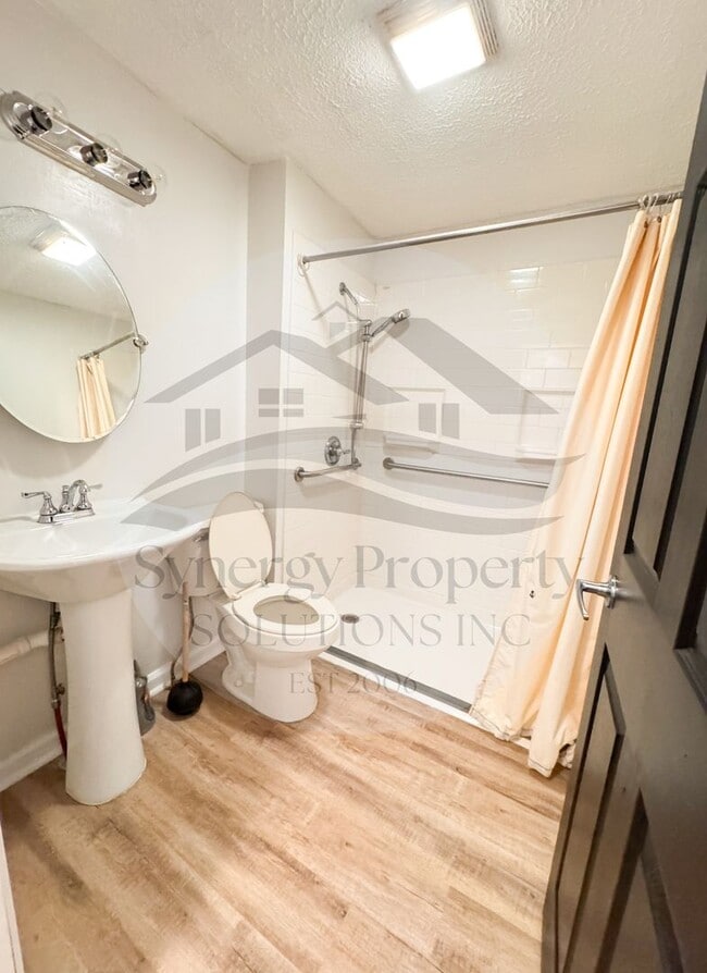 Building Photo - Shelby Home