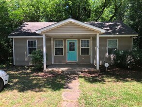 Building Photo - Normaltown Area Home! Available August 2026