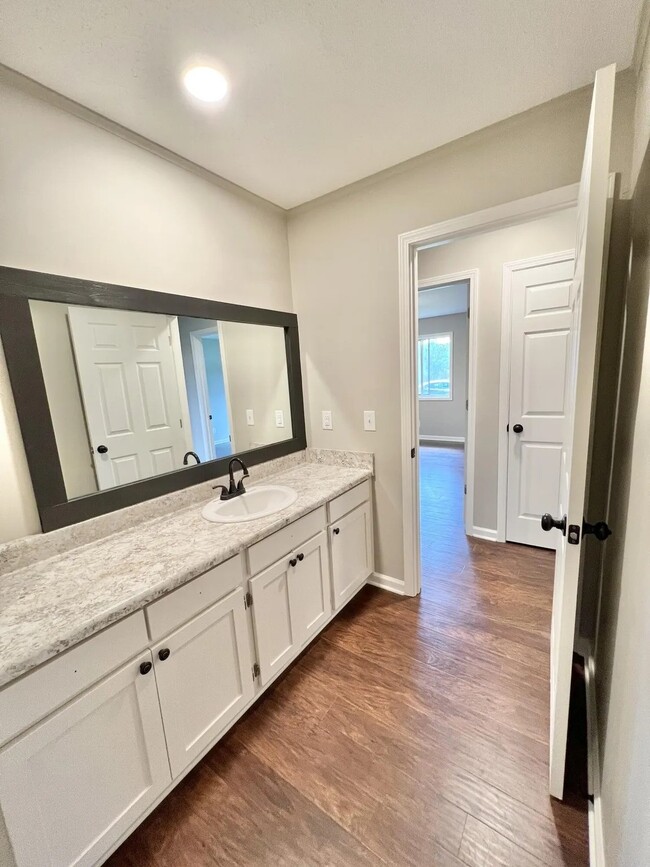 bathroom - 3412 Camellia Cir