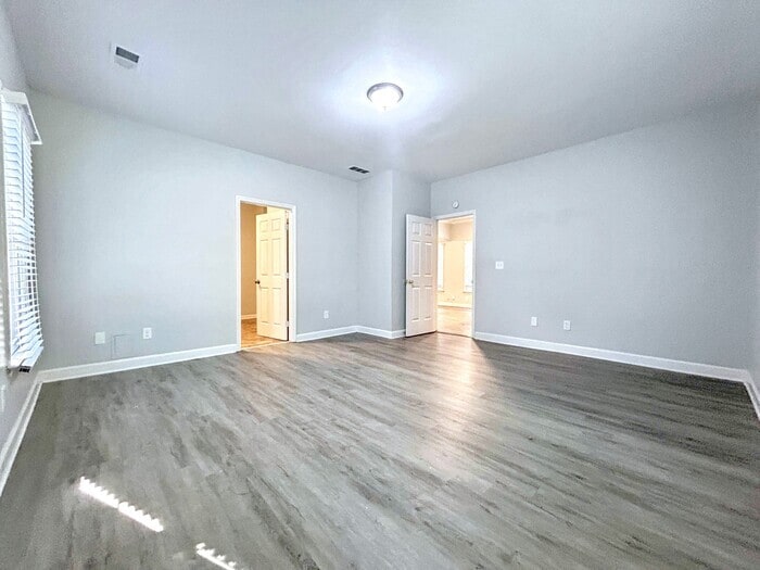 Building Photo - 992 Sims Ave NW