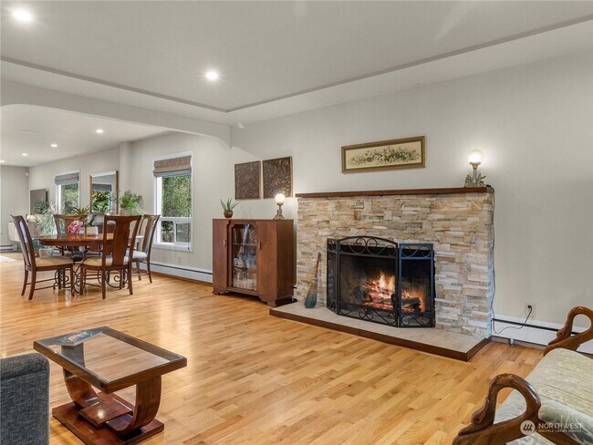 Building Photo - Beautiful property on the Westside of Oly