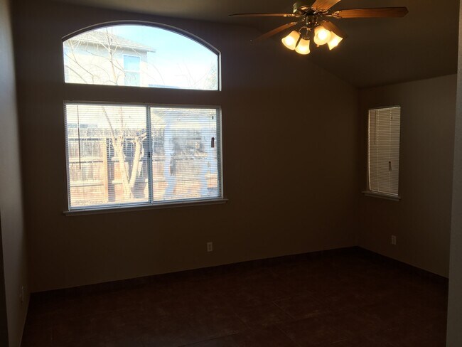 Building Photo - Charming Single-Family Home For Rent!