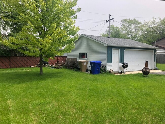 Building Photo - Single Family Home