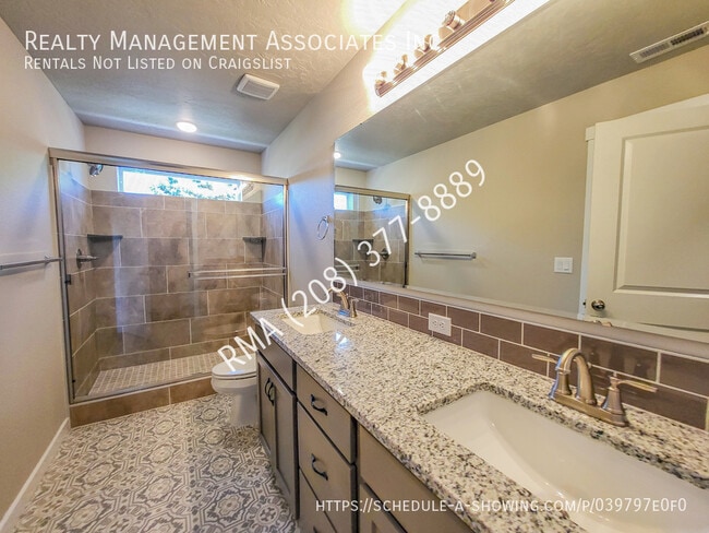 Building Photo - 3104 N Network Ln