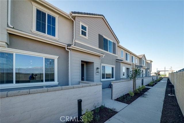 Building Photo - 3560 S Eichler Paseo