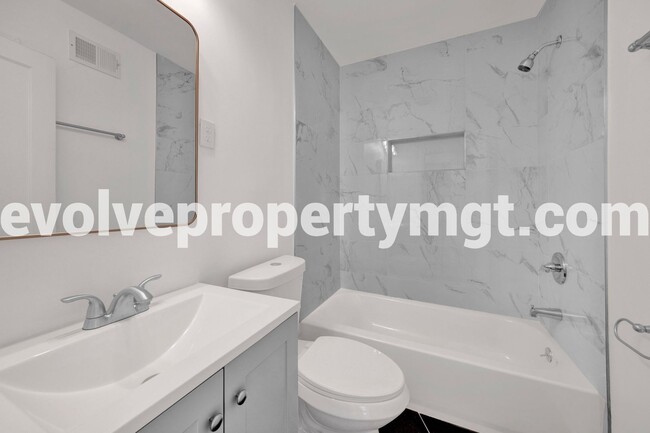 Building Photo - STUNNING RENOVATION IN PRIME LOCATION!!
