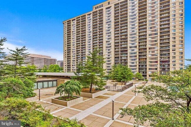 Building Photo - 3701 S George Mason Dr