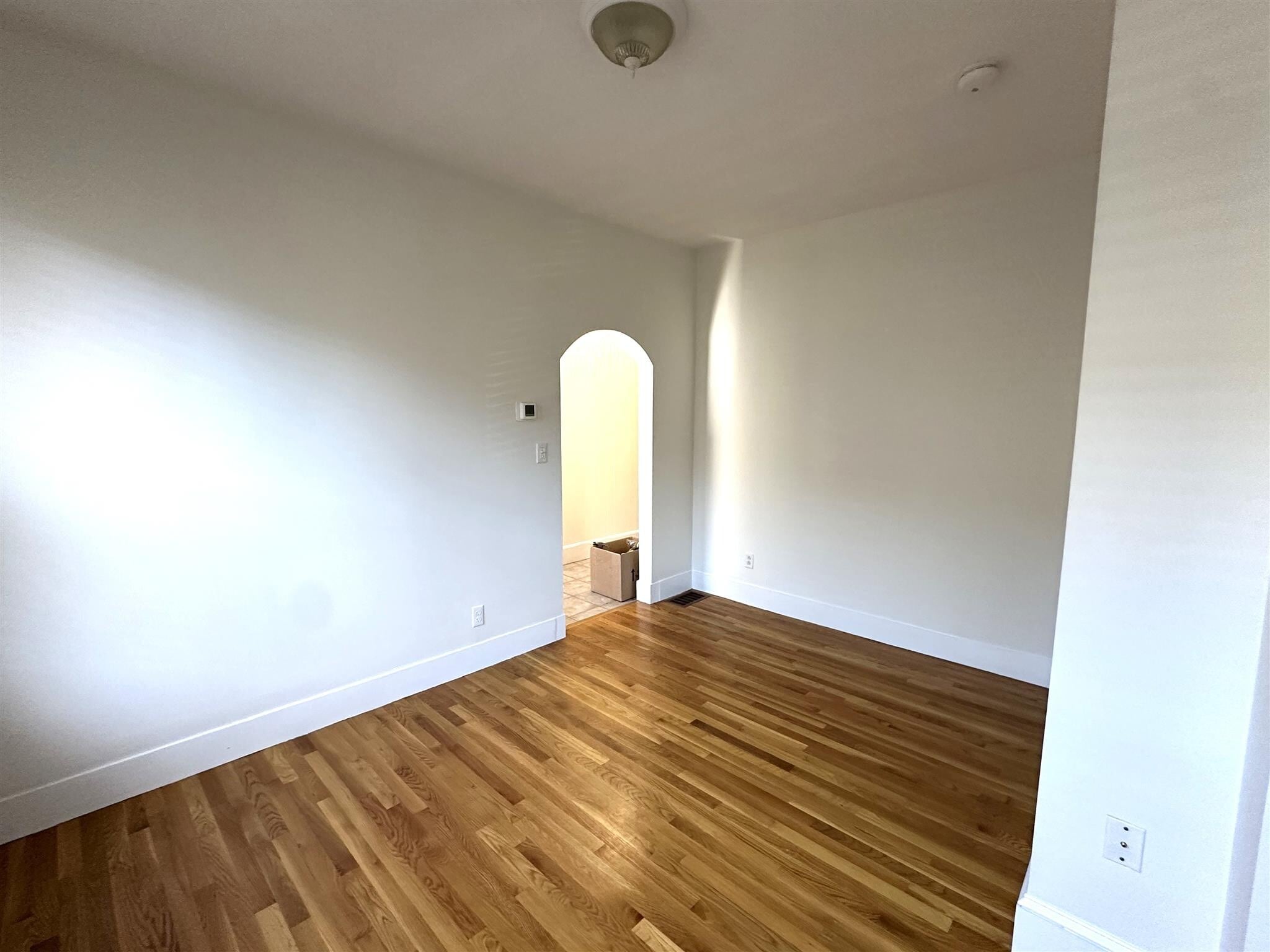 Building Photo - 112 5th St