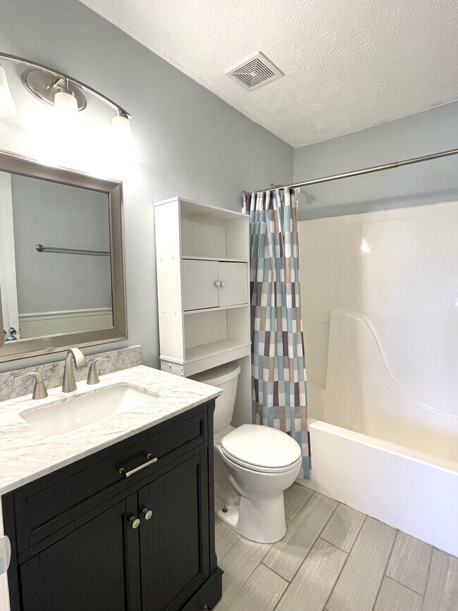 Building Photo - 115 Purple Martin Pl
