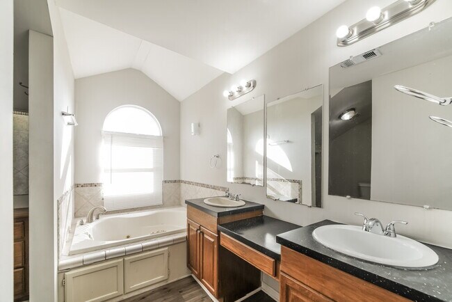 Building Photo - 6700 John West Rd