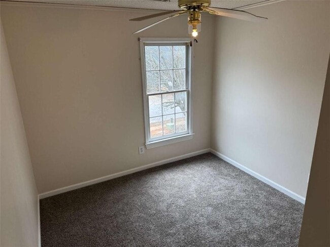 Building Photo - 875 Eagle Creek Dr NW