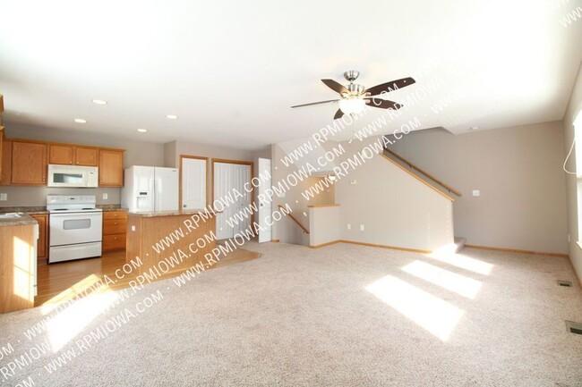 Building Photo - SHORT TERM OPTION!! 2 Bedroom, 2.5 Bath To...