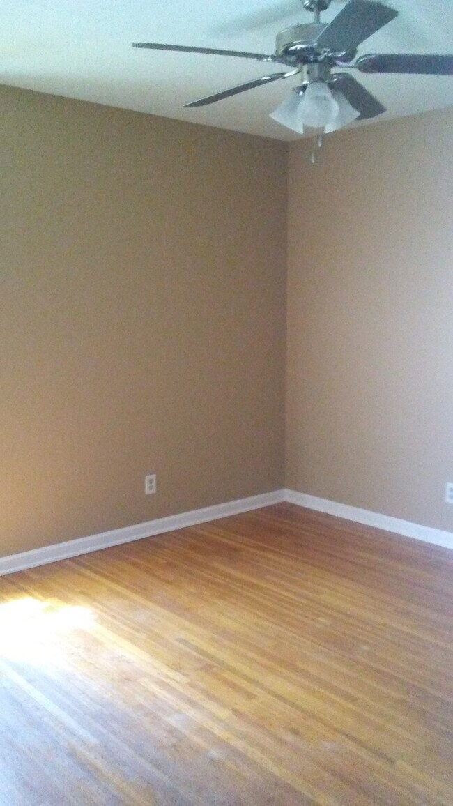 Building Photo - 4611 Boeingshire Dr