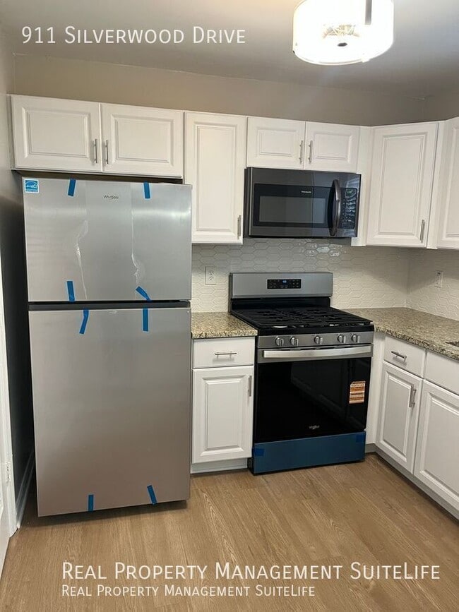 Building Photo - 911 Silverwood Dr