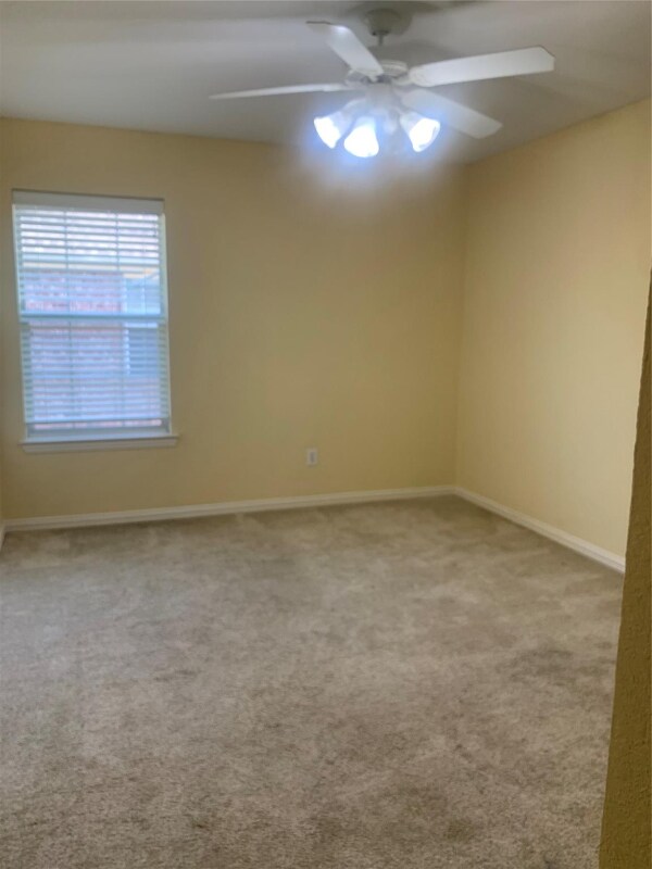 Building Photo - 9101 Forest Hills Dr