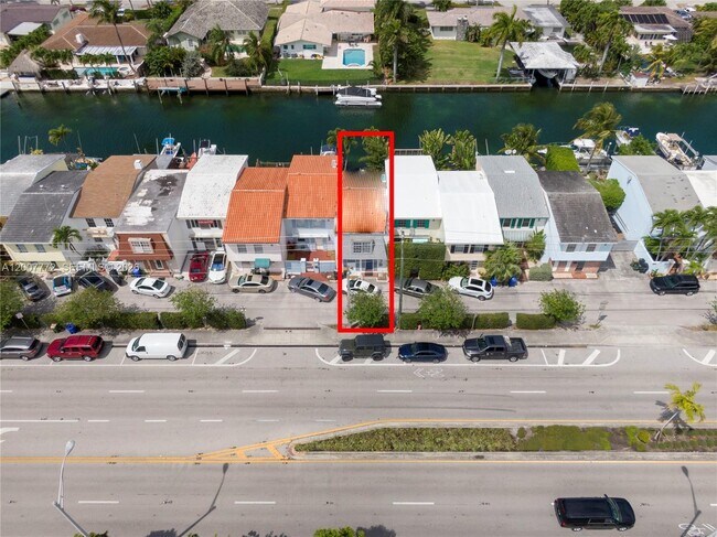 Building Photo - 2117 NE 123rd St