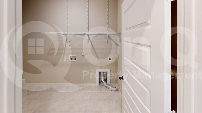 Building Photo - 5521 Capilano Ct