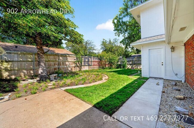 Building Photo - 902 Arrowhead Dr