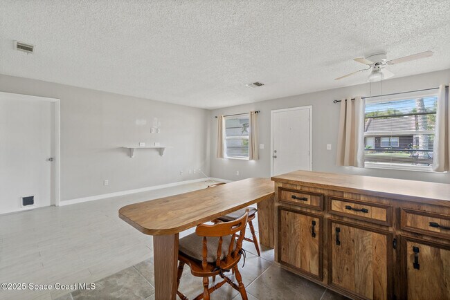 Building Photo - 1712 Stewart Pl