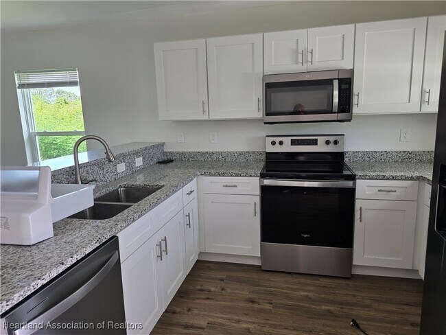 Building Photo - 6952 San Benito Dr